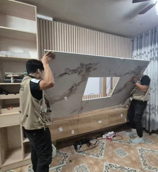 Instalación de un panel decorativo